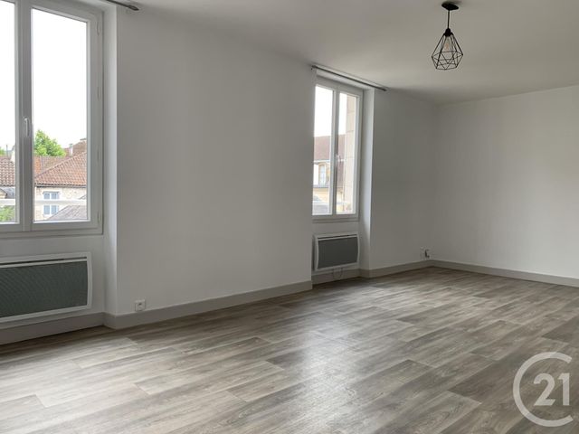 Appartement T4 à louer - 3 pièces - 74.95 m2 - SOUILLAC - 46 - MIDI-PYRENEES - Century 21 Cabinet Théron